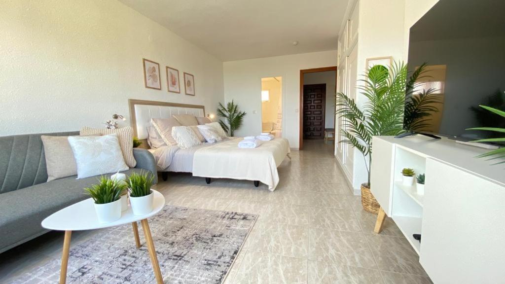 Apartment Paradise Costablanca1 *